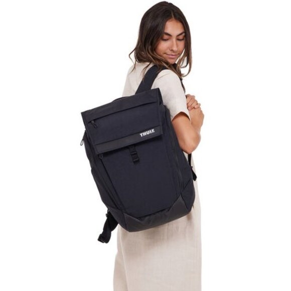 *Like New* Thule Paramount Commuter 27L Backpack - Picture 2 of 5